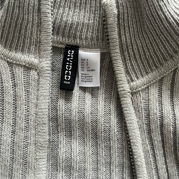 Grey Ribbed Zip-up H&M Sweater Size S - Picture 3 of 4